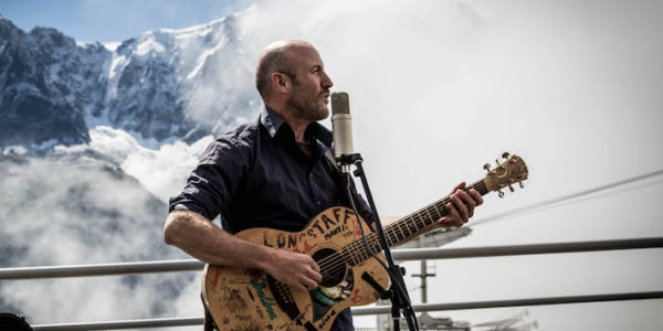 Blackbird-Music_Rob-Longstaff_by-Marie-de-la-Montagne2