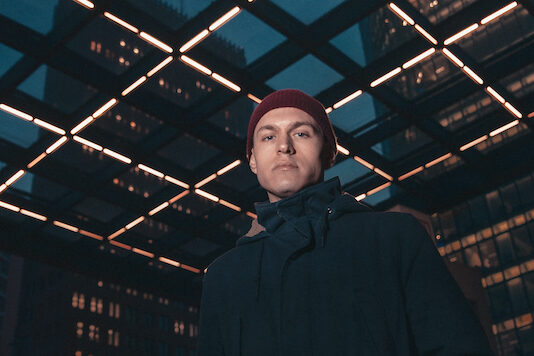 Lorenz-Kellhuber_by-Bastian-Fischer_02_712x356
